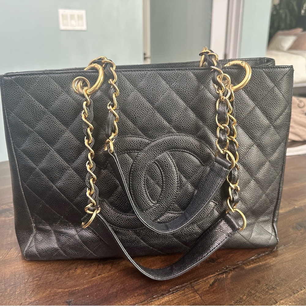 CHANEL Black and Gold Grand Shopper Tote GST Leather Tote - Picture 2 of 11